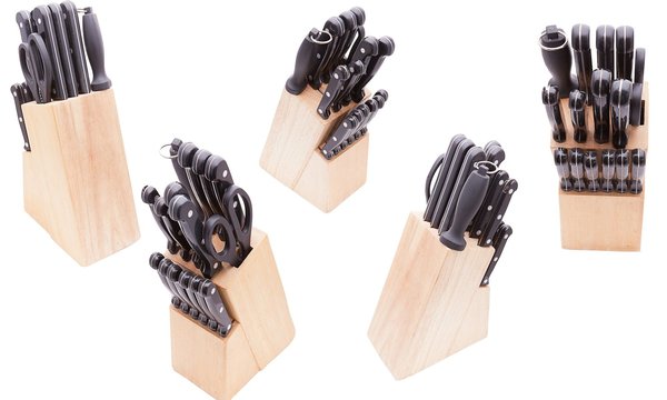 How to choose a paring knife that offers precision and comfort for intricate fruit carvings?